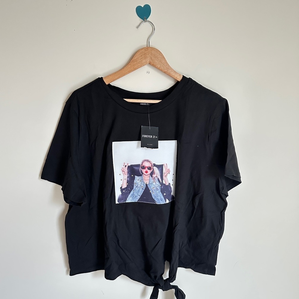 Forever 21 Graphic Tie-Front Cropped Tee – Size 2X